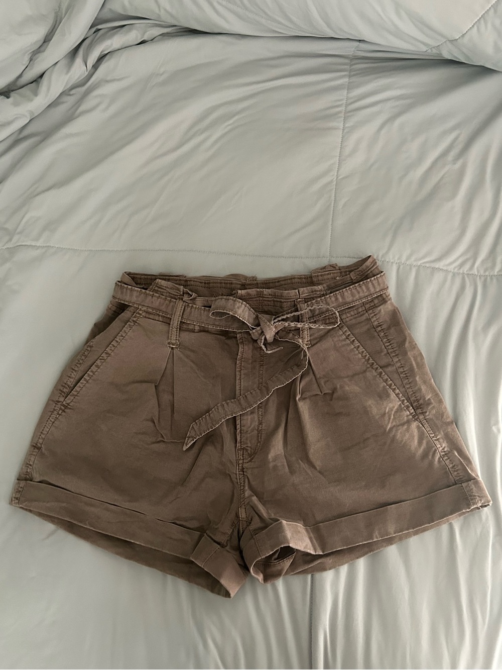 American Eagle High-Waisted Paperbag Twill Utility Shorts with Tie Belt - Small